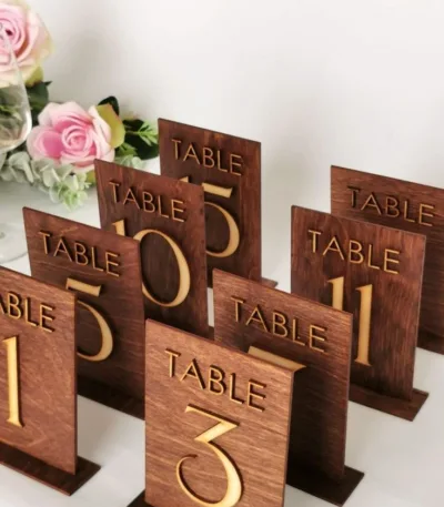 Panneaux en bois numérotés