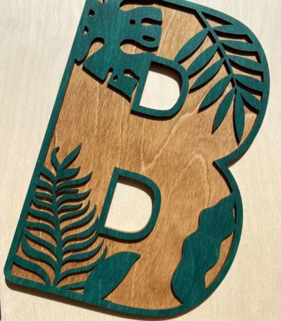 Lettre alphabétique en bois