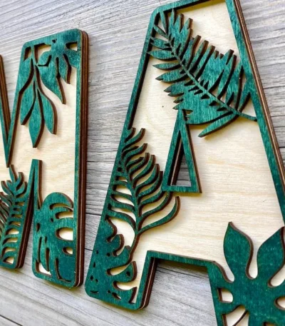 Lettre alphabétique en bois