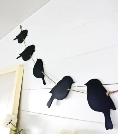 Décor suspendu d'oiseaux en bois